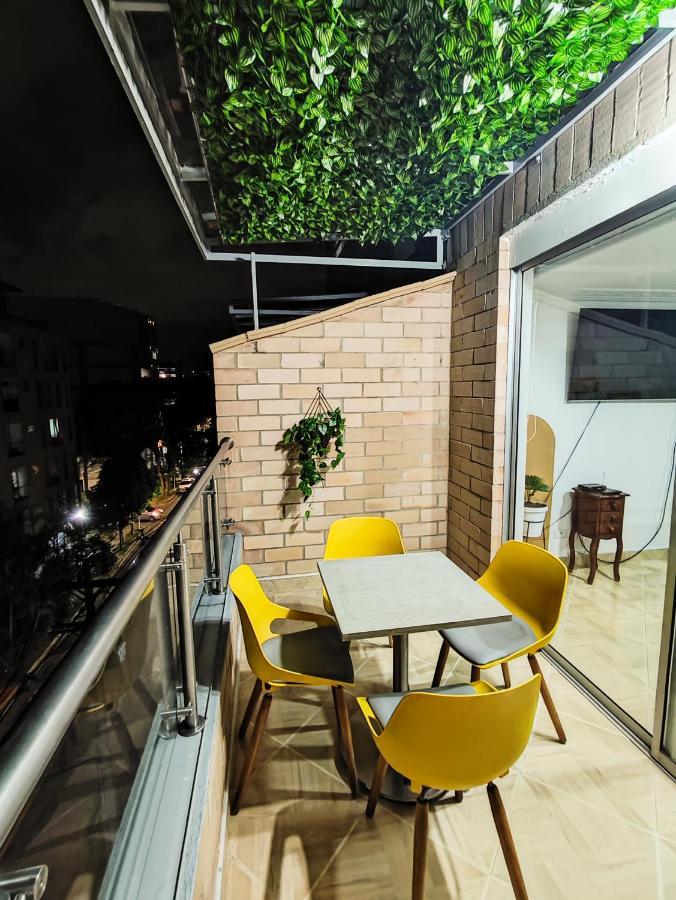 En Laureles Con Excelente Ubicacion Apartment Medellín